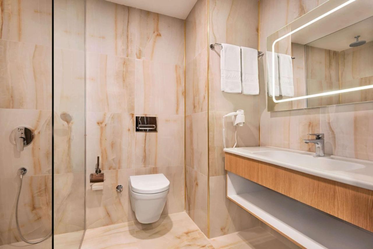 Ramada By Wyndham Nigde Hotel Buitenkant foto