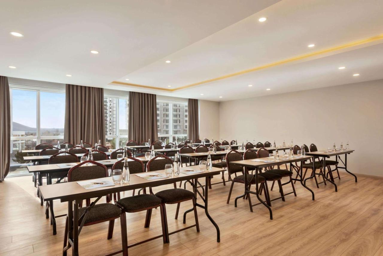 Ramada By Wyndham Nigde Hotel Buitenkant foto