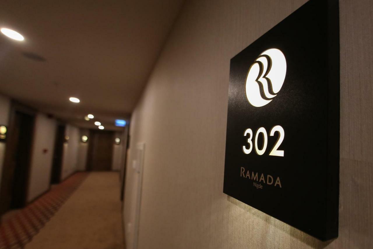Ramada By Wyndham Nigde Hotel Buitenkant foto