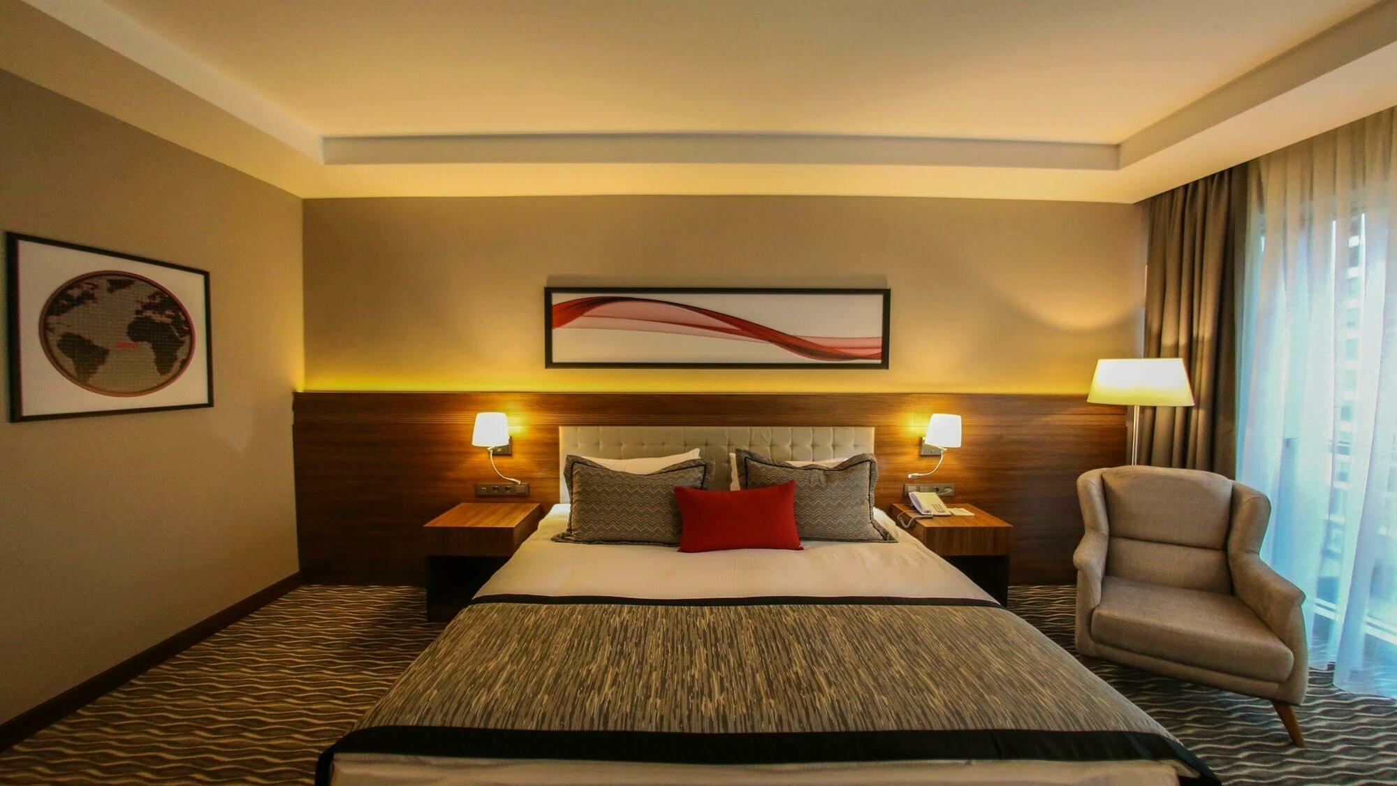 Ramada By Wyndham Nigde Hotel Buitenkant foto