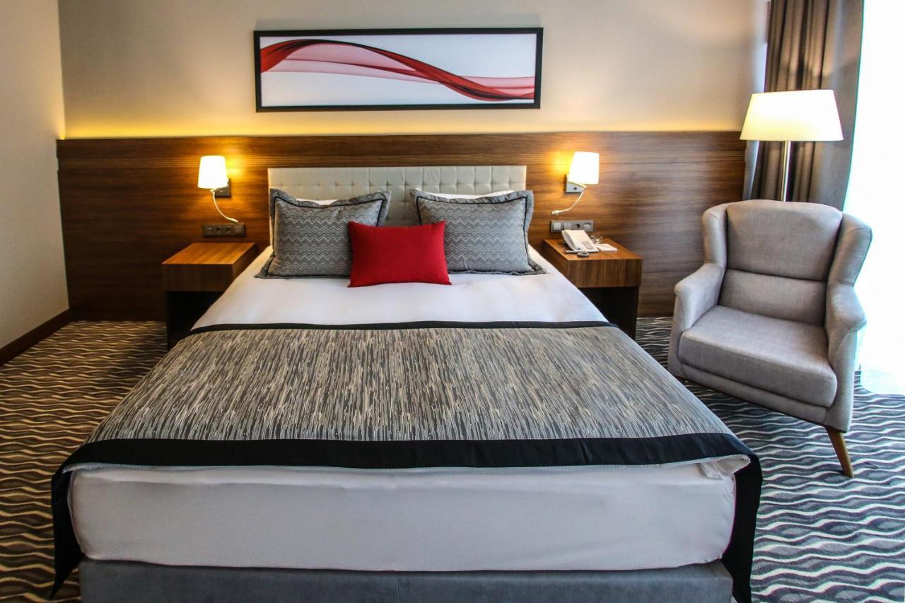 Ramada By Wyndham Nigde Hotel Buitenkant foto