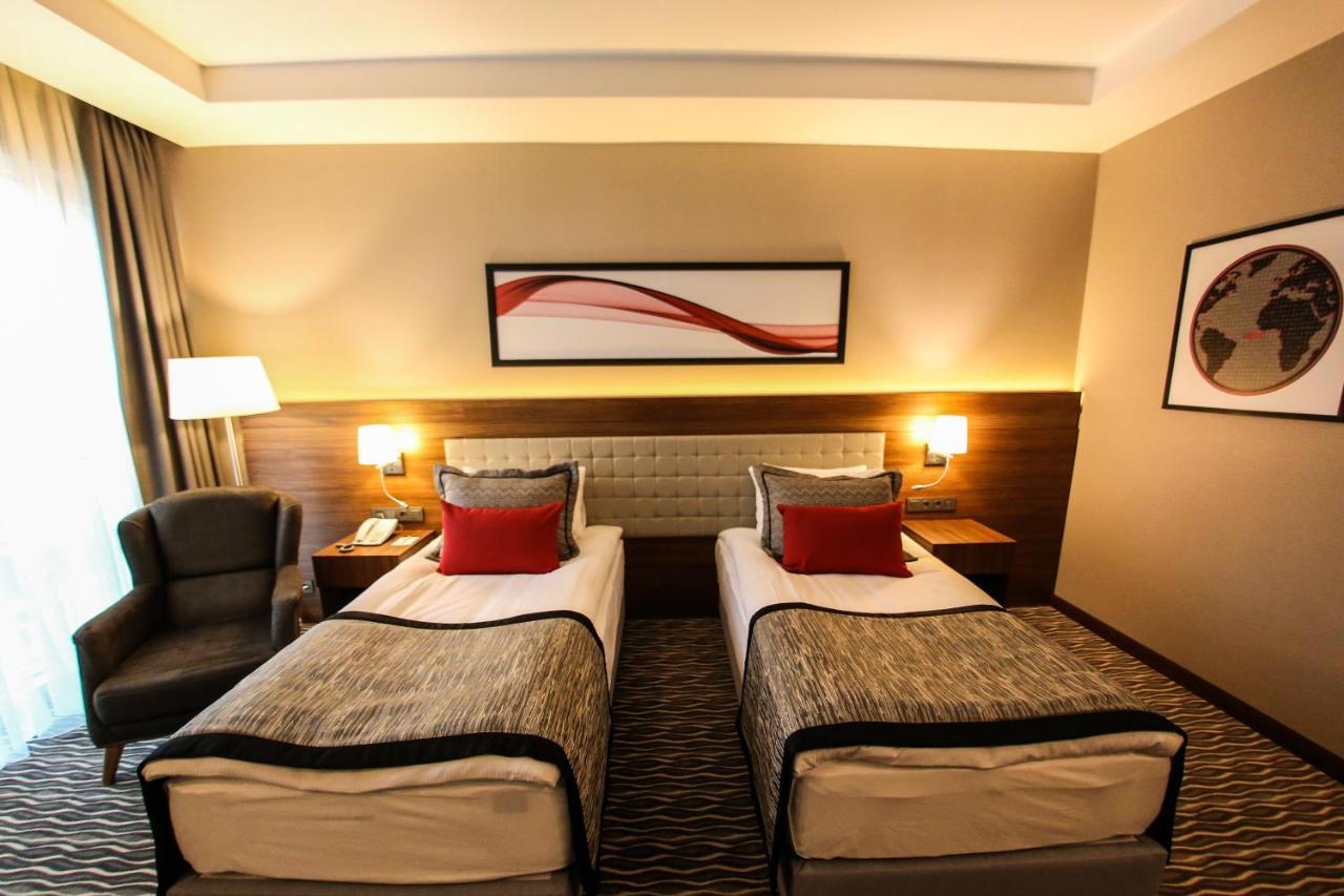 Ramada By Wyndham Nigde Hotel Buitenkant foto