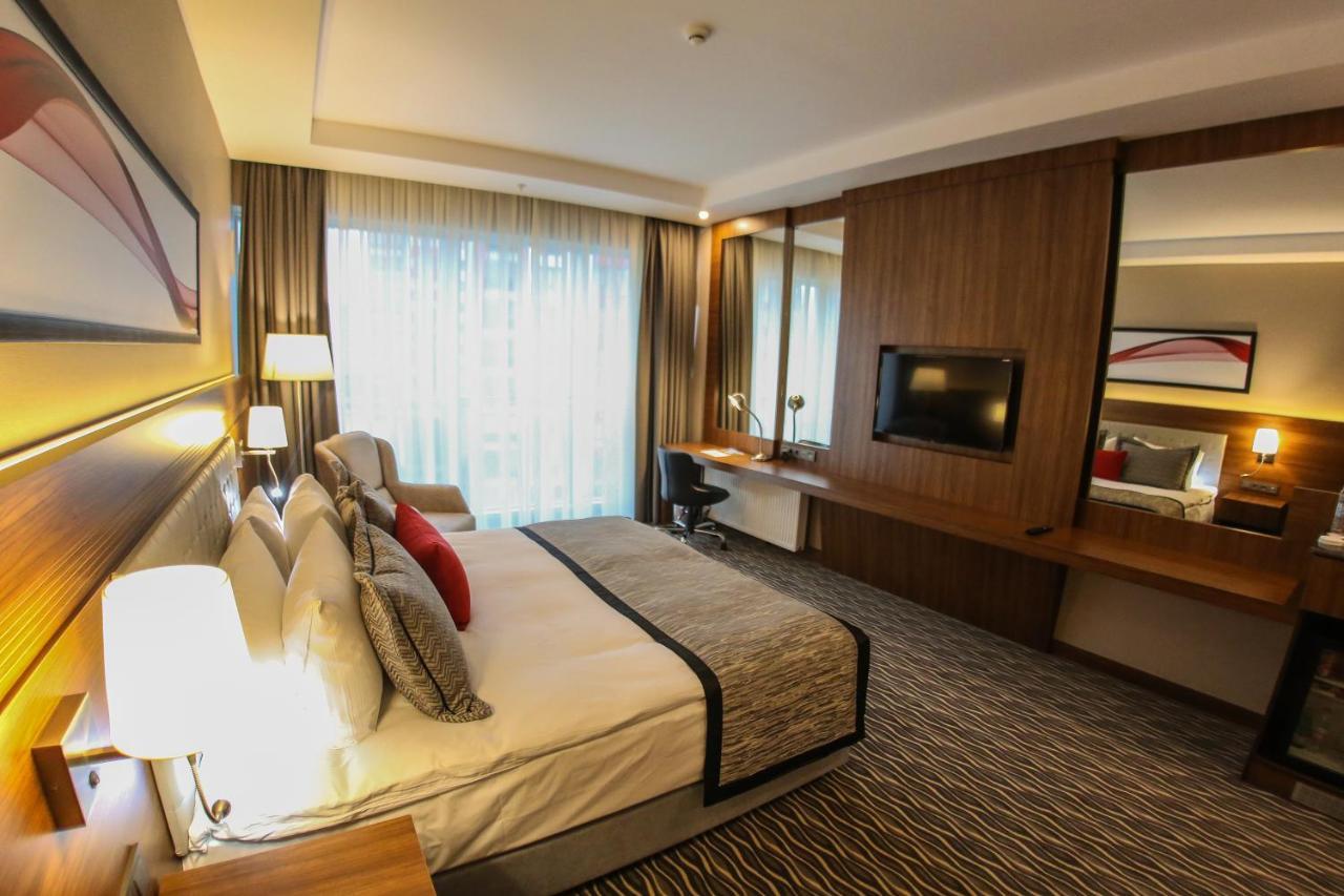 Ramada By Wyndham Nigde Hotel Buitenkant foto