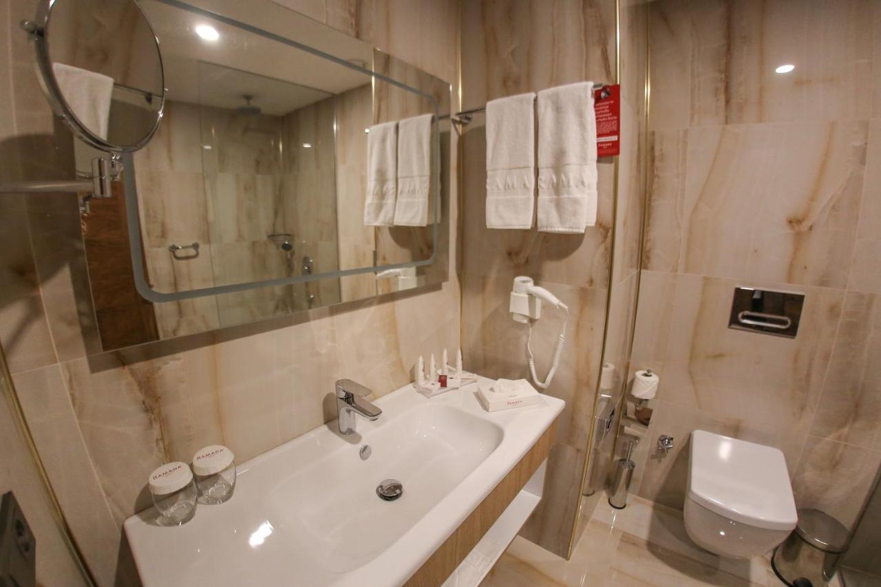 Ramada By Wyndham Nigde Hotel Buitenkant foto