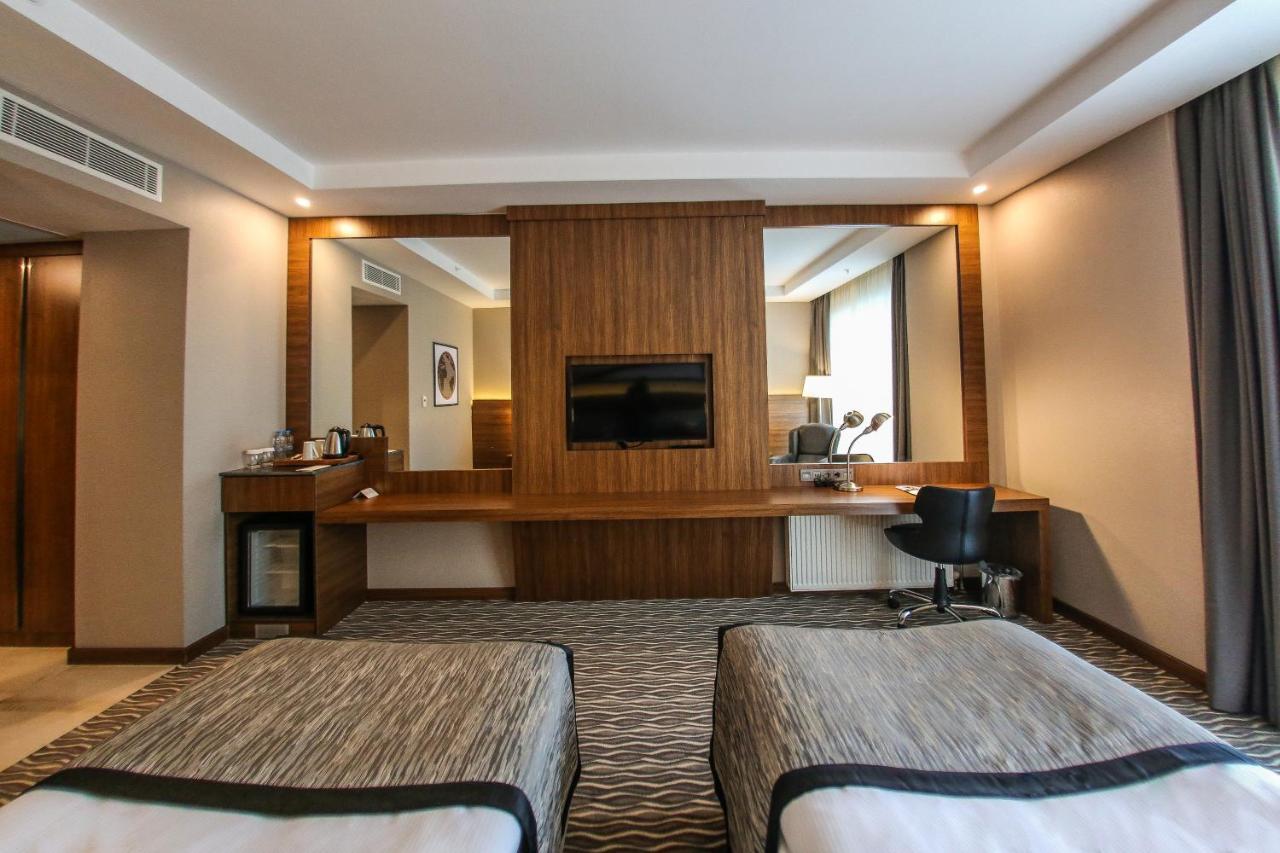 Ramada By Wyndham Nigde Hotel Buitenkant foto